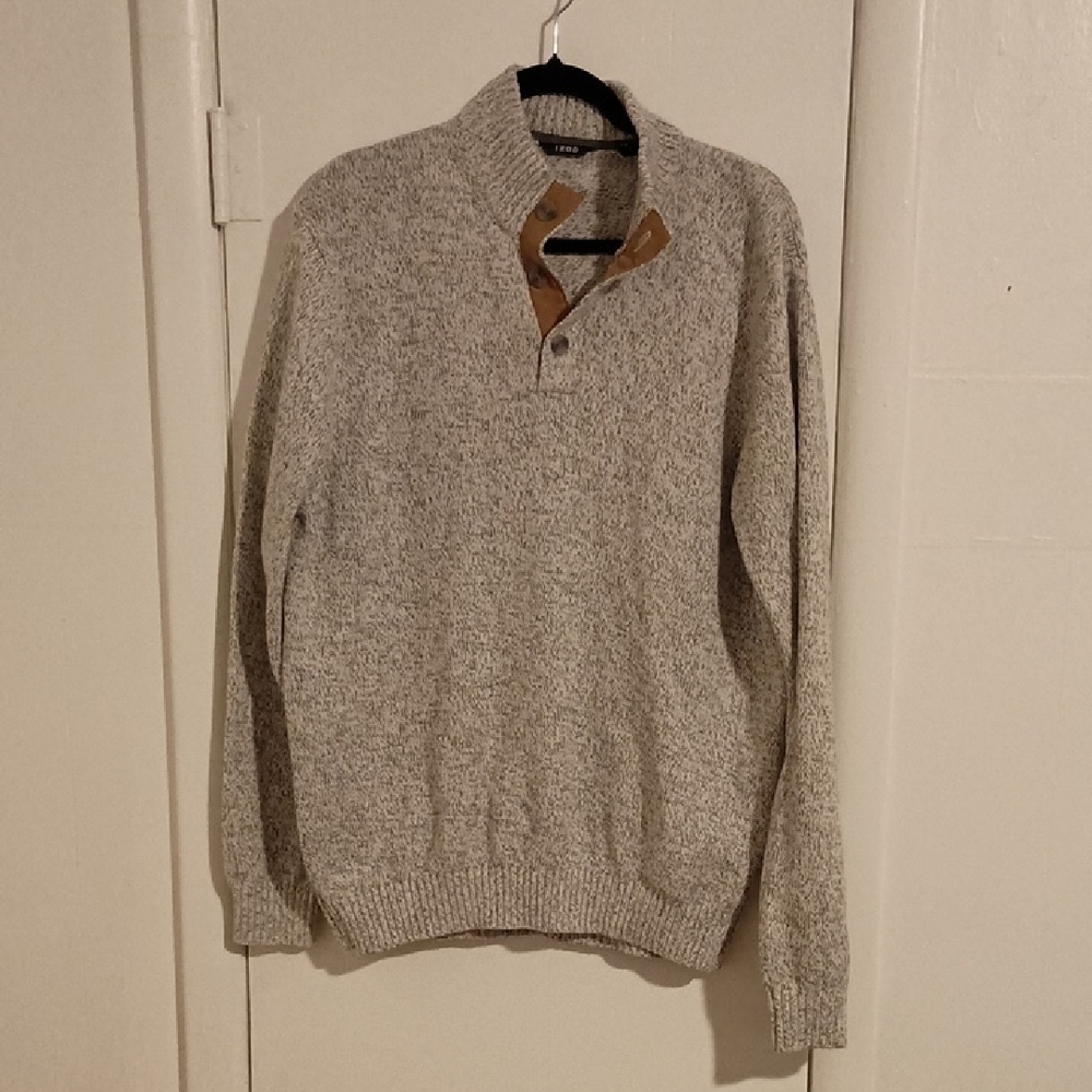 Izod Gray Crewneck Sweater with Ribbed Cuffs